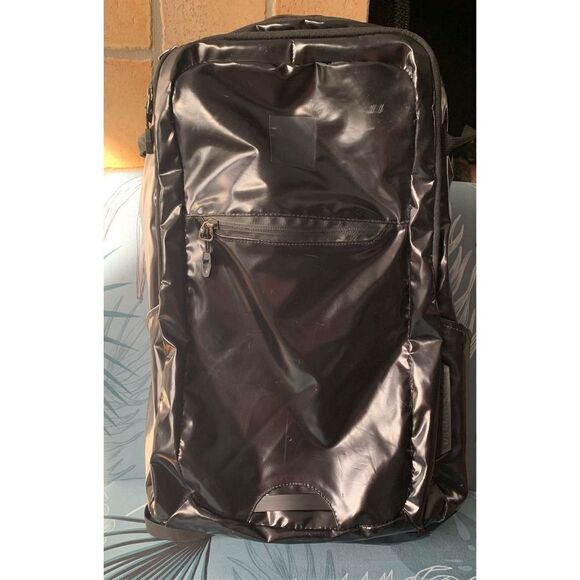 Granite Gear Rift Hydration Backpack Hiking Day Pack SHINY BLACK Water Resistant - Picture 2 of 11